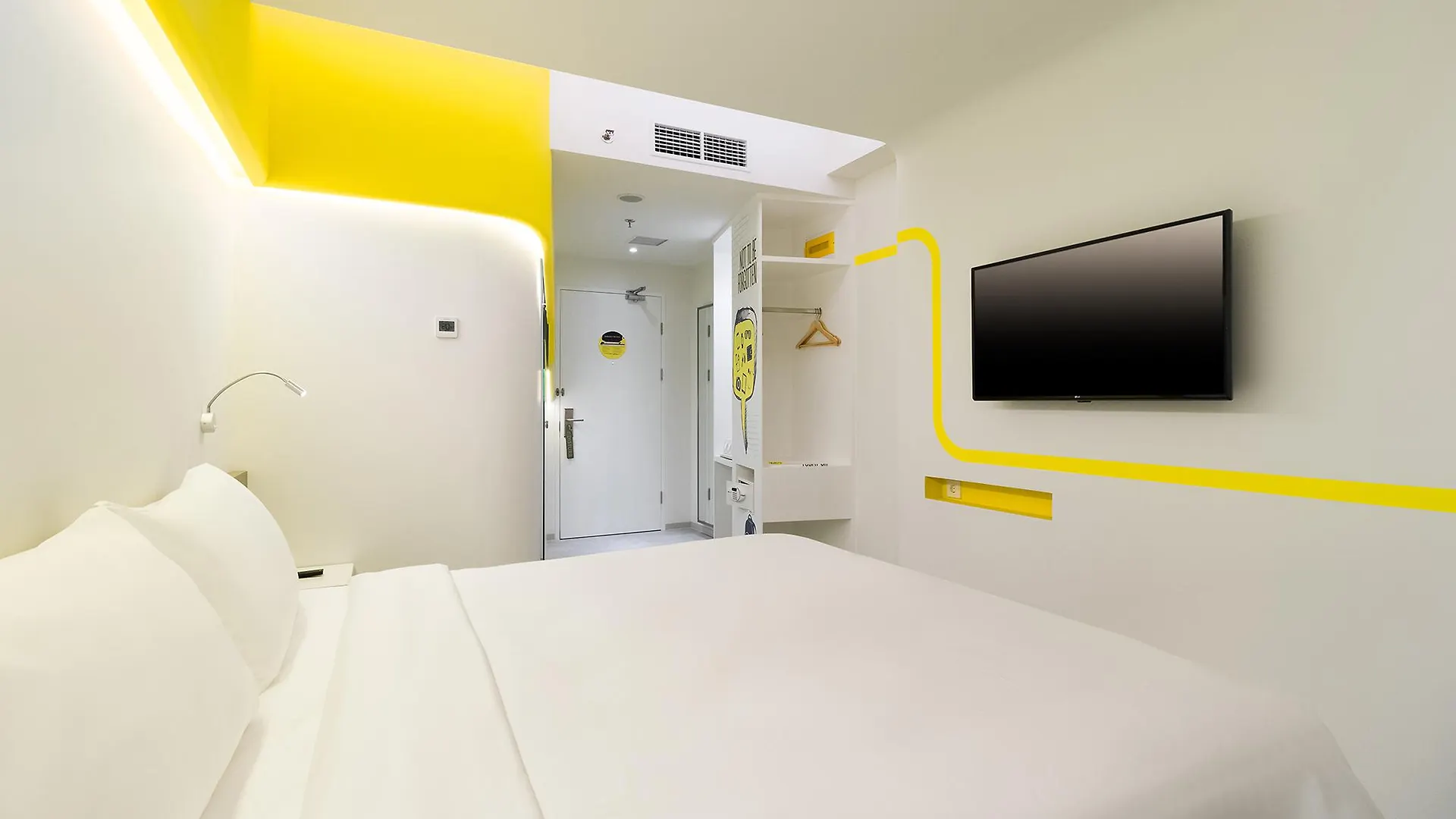 Yello Hotel Kuta Beachwalk Bali